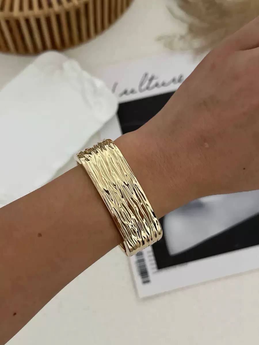 bangle