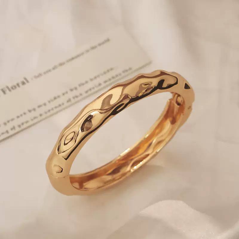 bangle