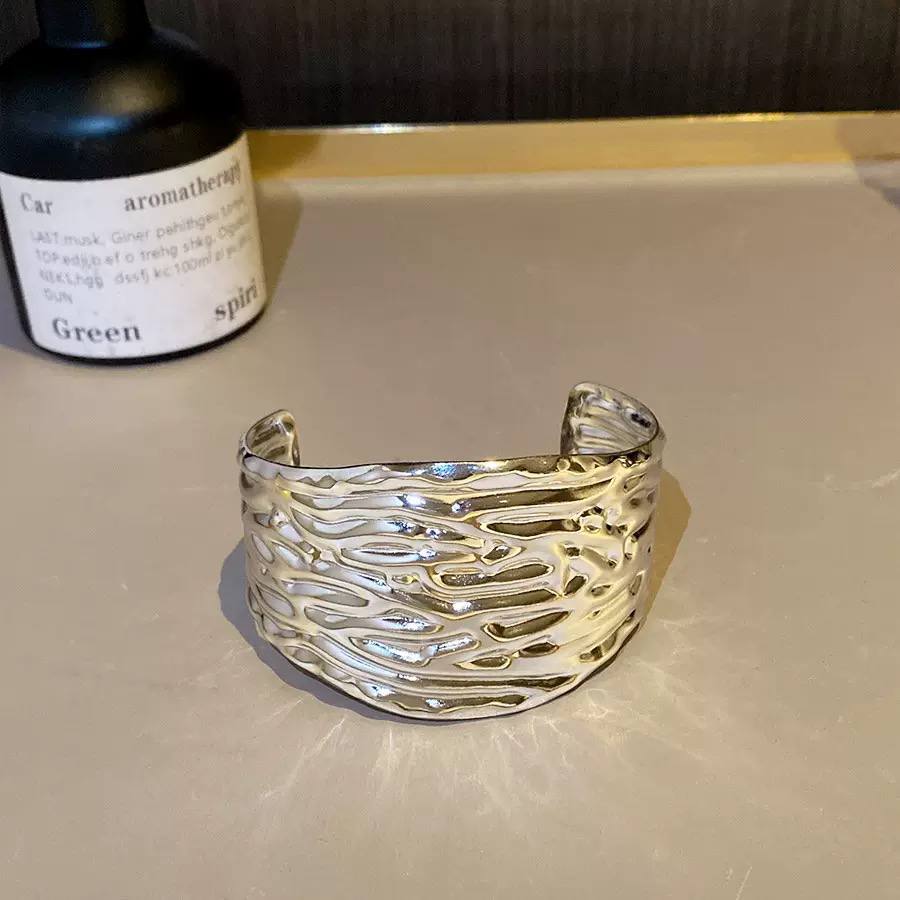 bangle